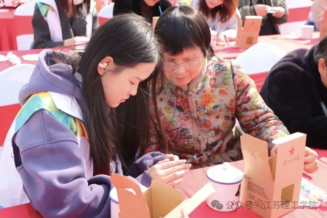 图片04-12:学生社团活动(雷锋志愿活动).jpg